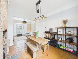 Lounge/Diner - click for photo gallery
